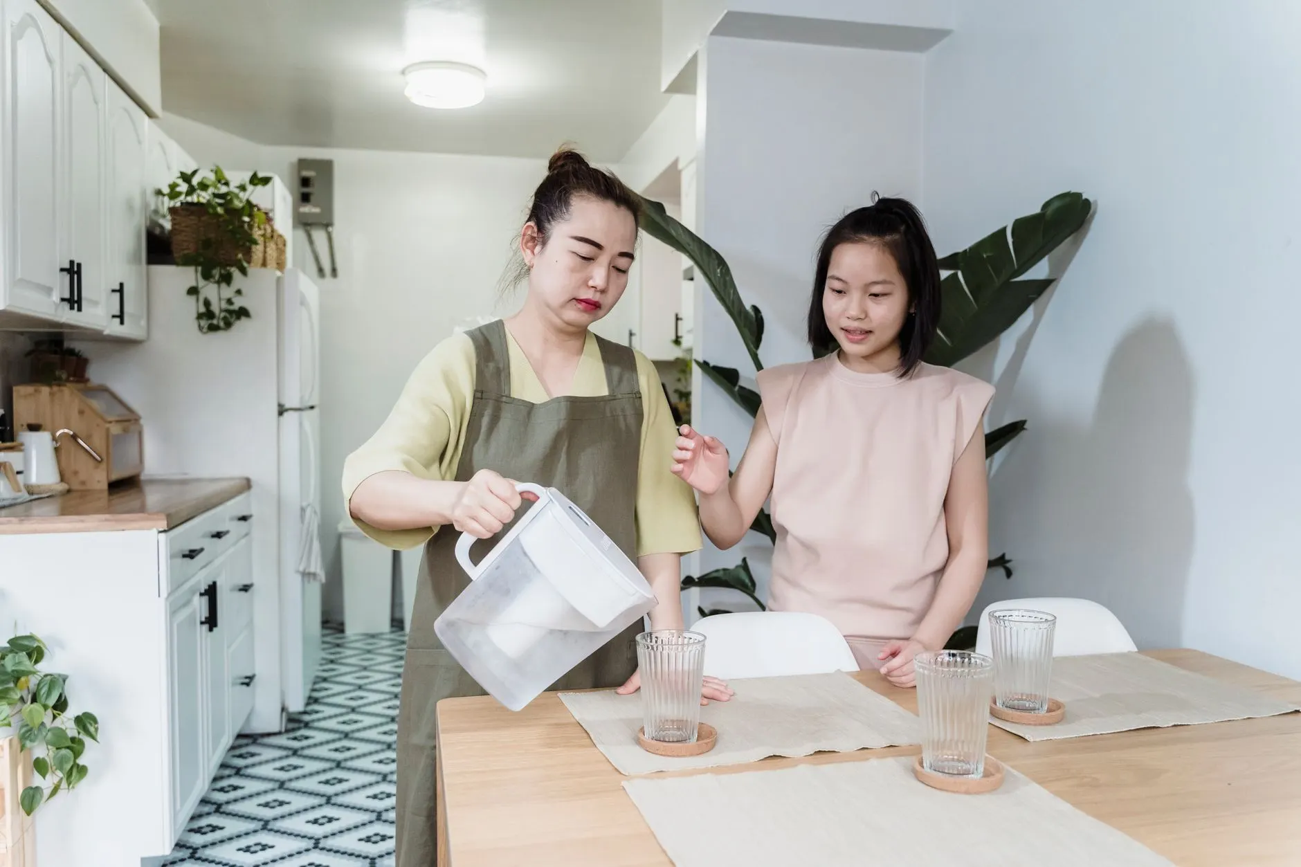 美丽云集平台产品与常规护肤品对比：生物技术配方的核心优势解析