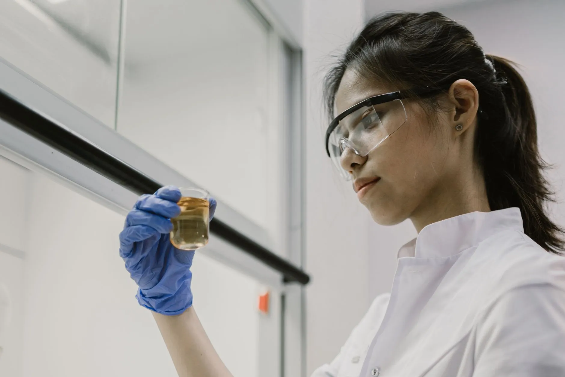 生物技术在护肤品研发中的最新应用与创新方向